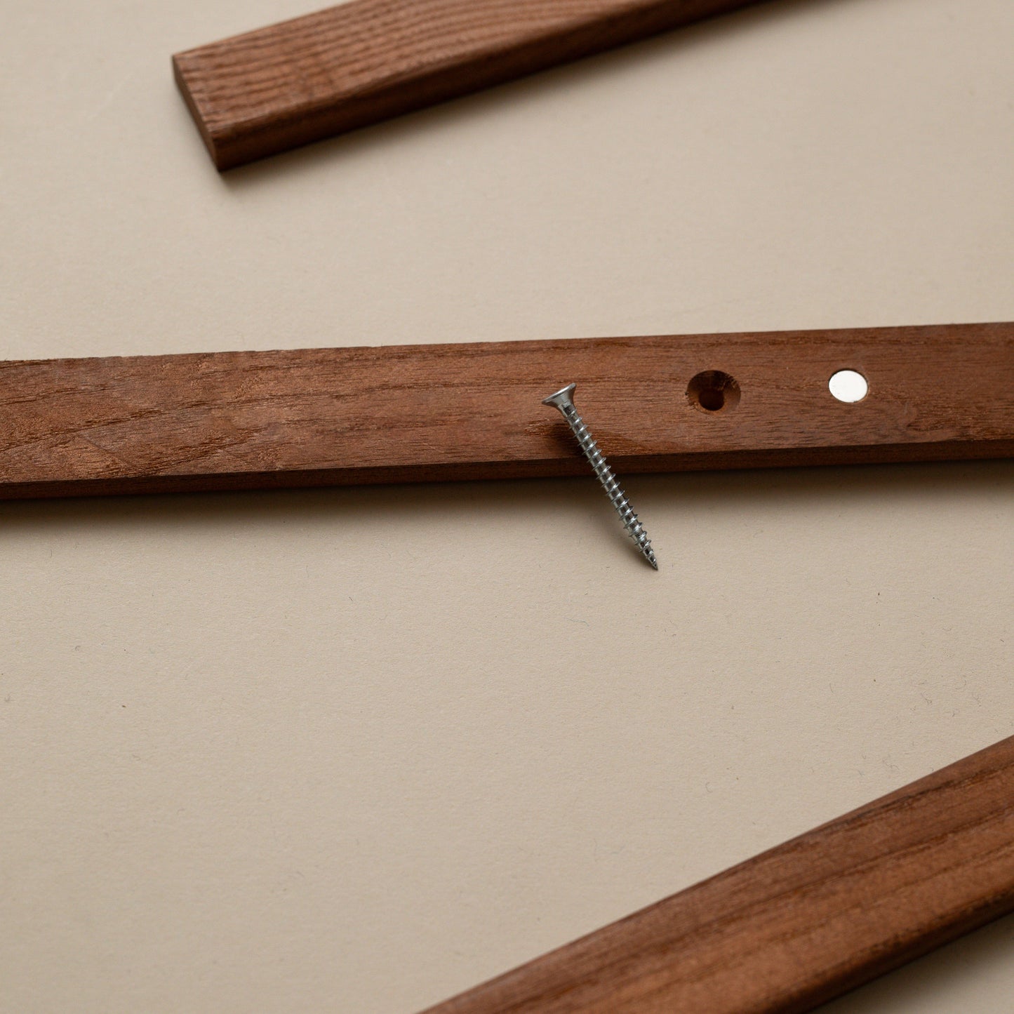 Peléton Frame Magnetic dark oak frame
